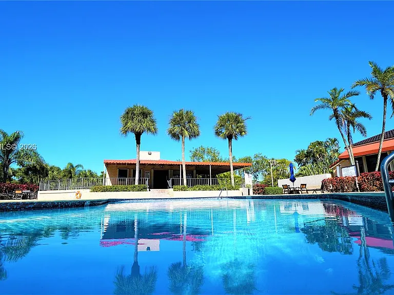 3823 Estepona Ave — Photo 22