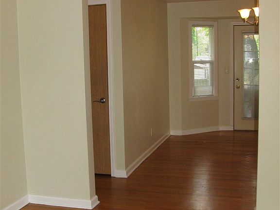 5th image of 2808 N Rockton Ave