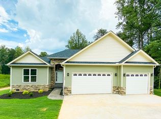 306 Tanyard Rd, Greenville, SC 29609