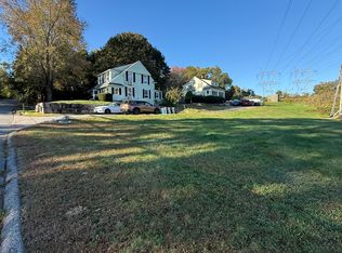91 Lathrop Rd, Uncasville, CT 06382