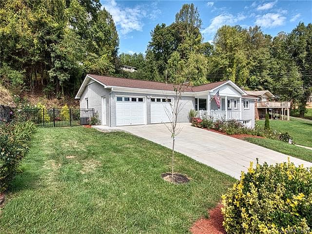 1st image of 67 Laurel Cir