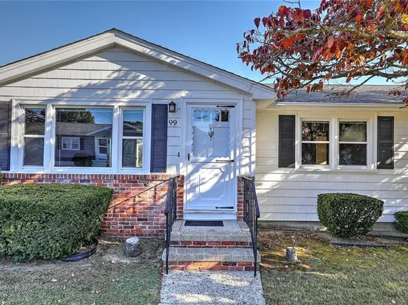 99 Salem Ave, Cranston, RI 02920