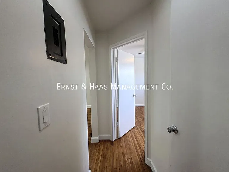 230 E Hullett St #7 — Photo 8