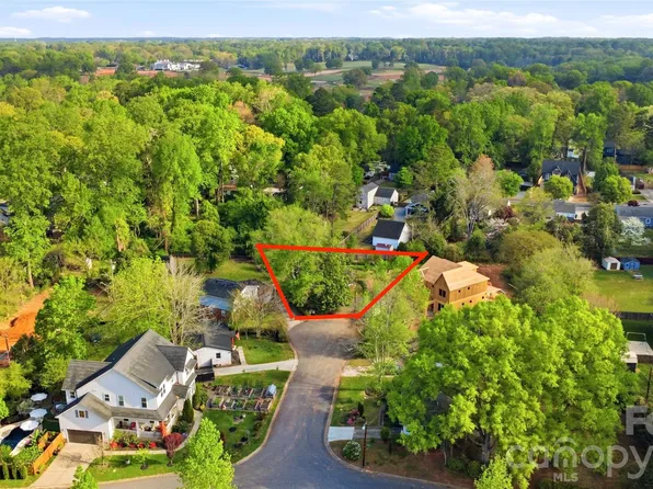 1814 Ferguson Ct, Charlotte, NC 28205