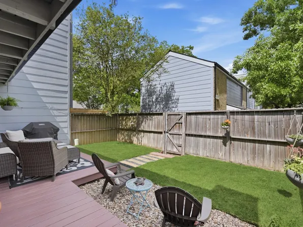 731 Worthshire St, Houston, TX 77008