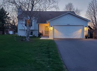 7310 Trotters Cir, Chanhassen, MN 55317