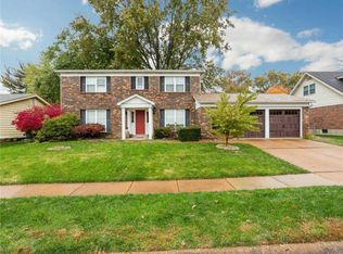 2832 Amberglow Dr, Saint Louis, MO