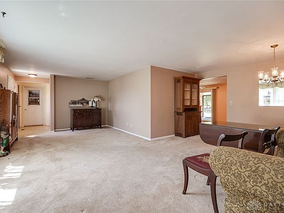 4th image of 1710 E Parkway Dr