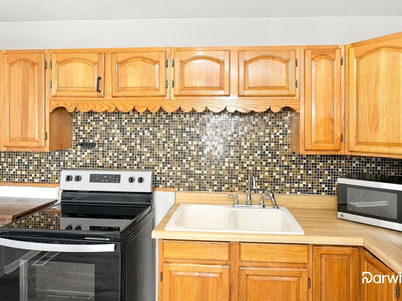 3 bed, 1.0 bath, 975 sqft, $1,530 — Photo 3