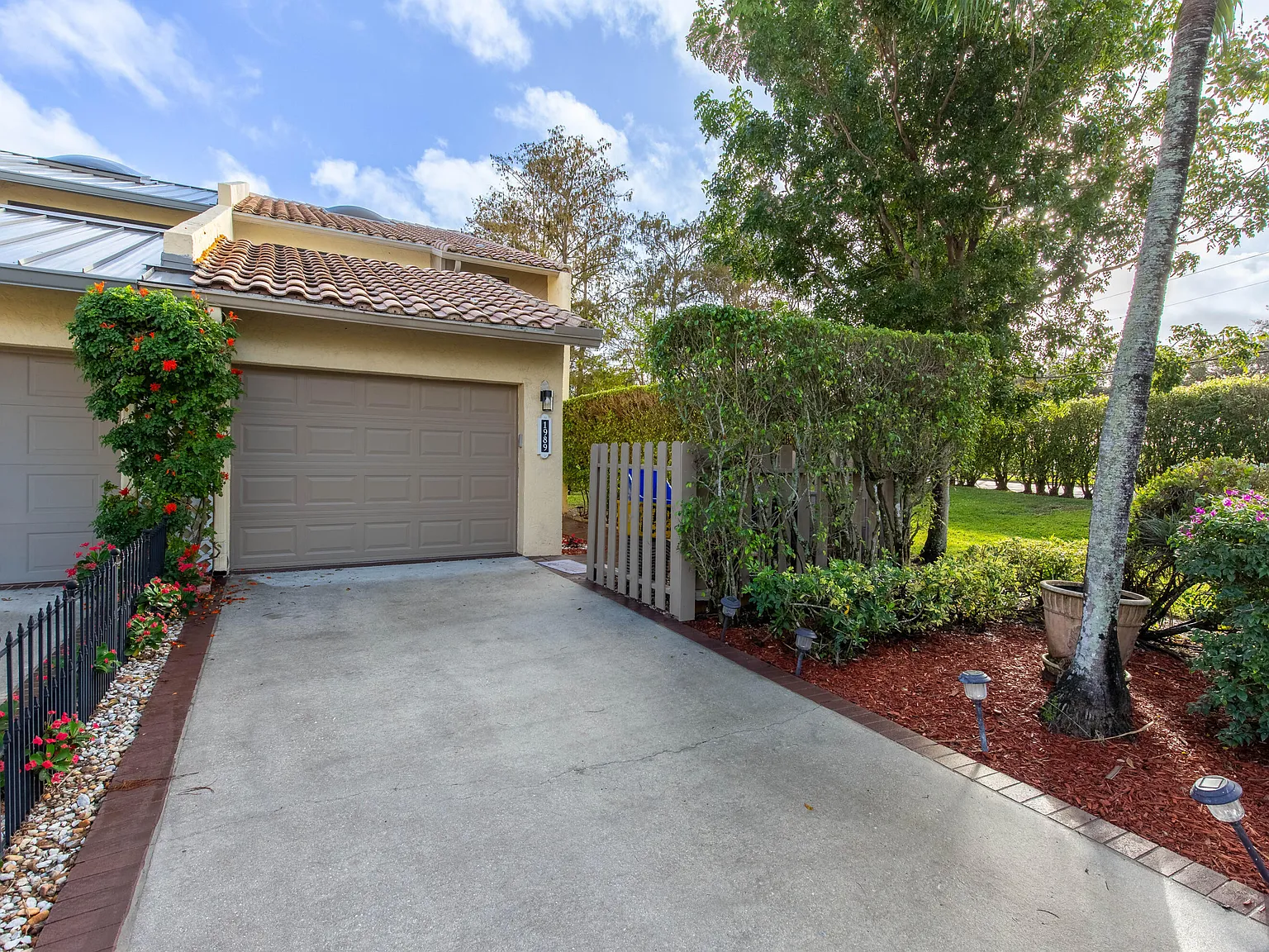 3 bed, 2.5 bath, 2098 sqft, $2,970 — Photo 1