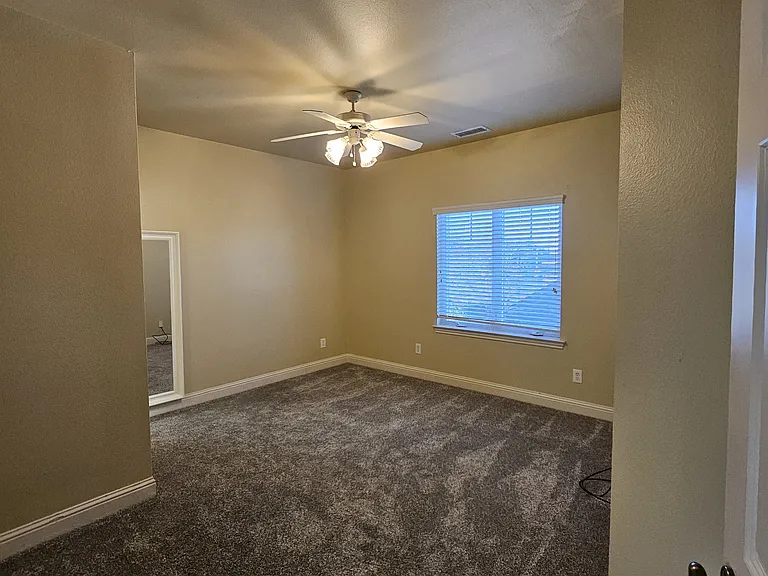2505 Cambridge Dr — Photo 11