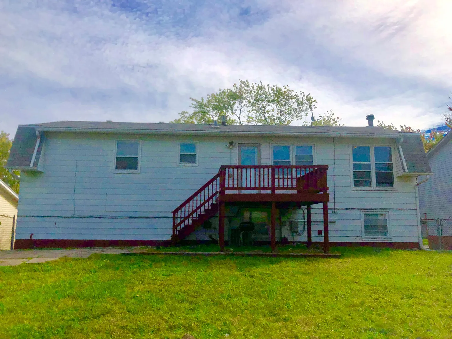 4 bed, 1.5 bath, 2350 sqft, $3,185 — Photo 2