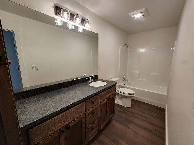 642 Corporate Dr — Photo 9