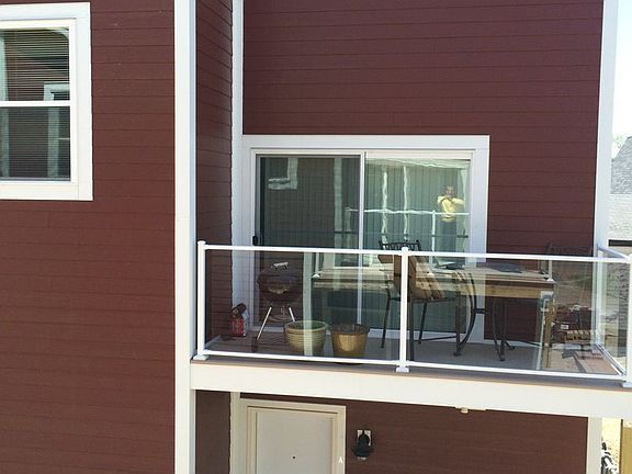 3rd image of 2650-2656 N Humboldt Blvd APT F