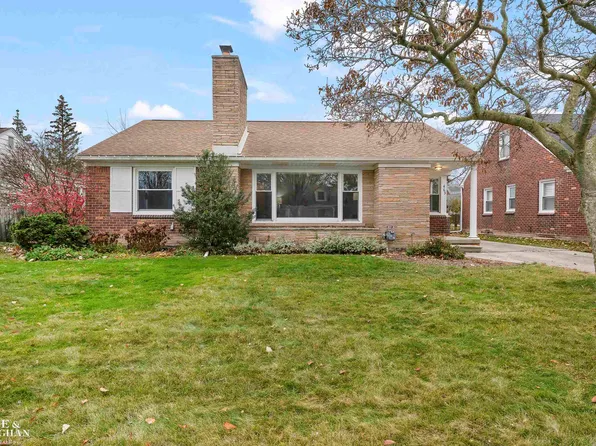463 Colonial Ct, Grosse Pointe Farms, MI 48236