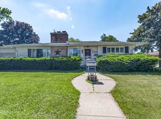 823 Elizabeth St, Baraboo, WI 53913