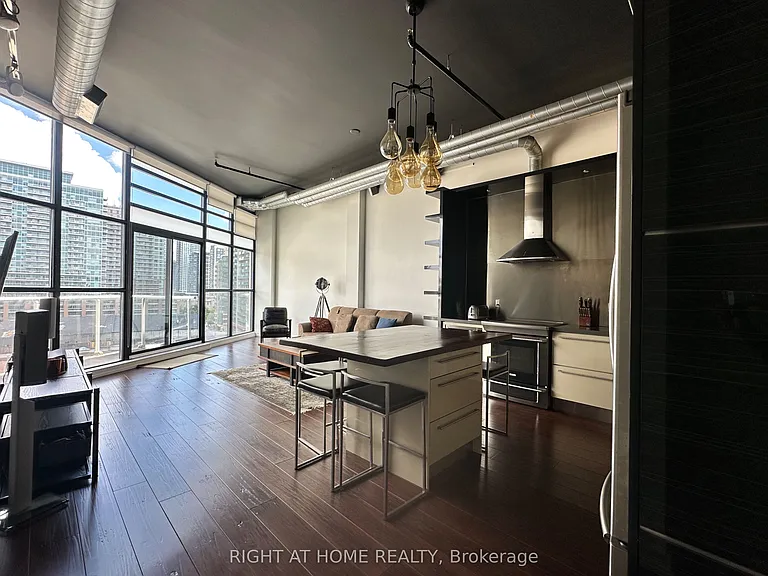 43 Hanna Ave #708 — Photo 7