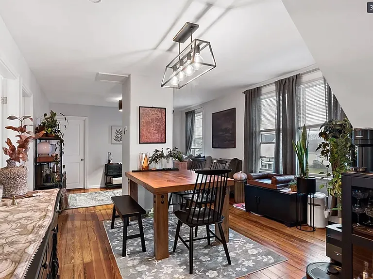 24 Potter St #3 — Photo 1