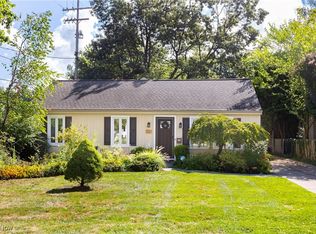 401 Columbia Rd, Bay Village, OH 44140