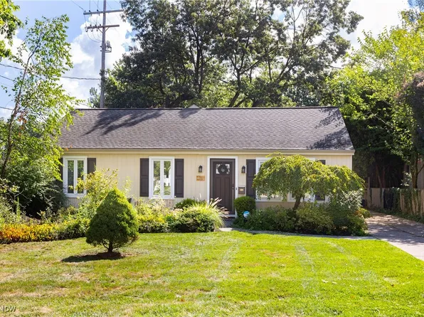 401 Columbia Rd, Bay Village, OH 44140