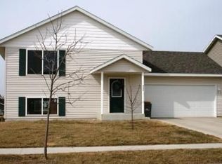 998 Falcon Rd SE, Rochester, MN 55904