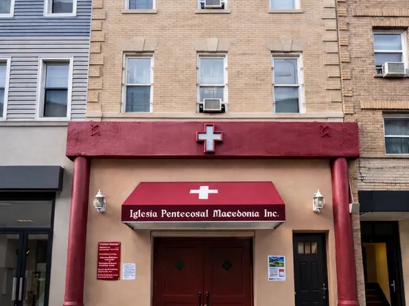 1325 Myrtle Avenue image 1 of 1