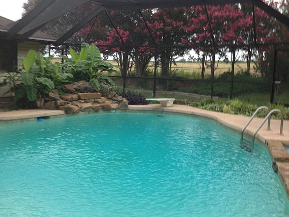 Metal frame pool cover 