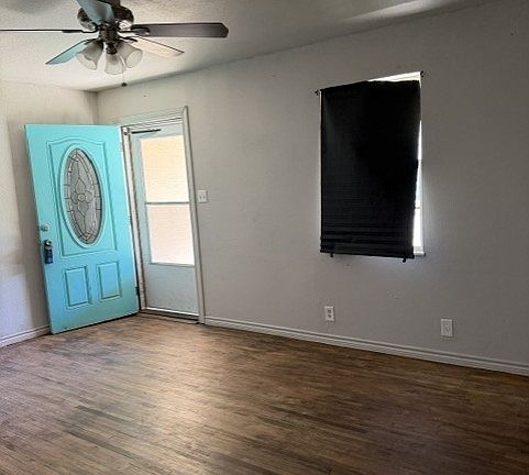 3rd image of 1757 Corrin Ave