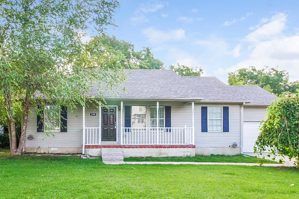 3 bed, 2.0 bath, 1147 sqft, $1,990 — Photo 1