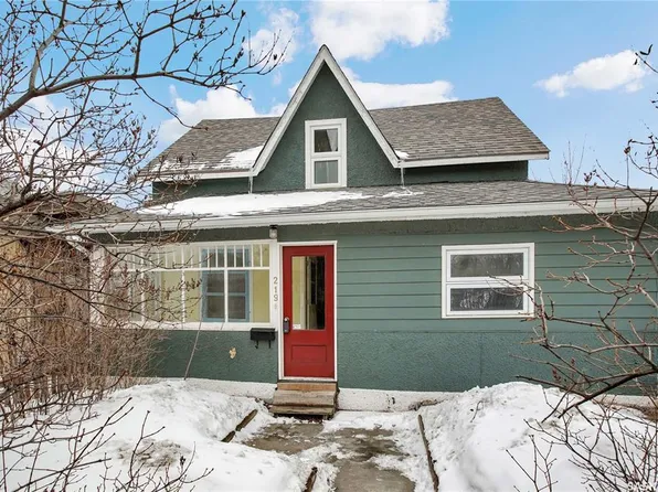 219 27TH STREET W, Saskatoon, SK S7L 0J4