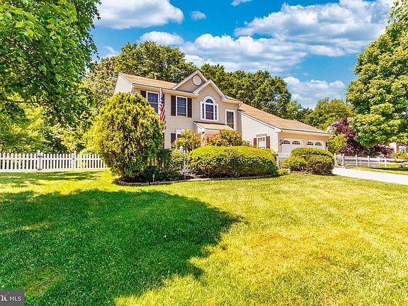 2nd image of 602 Hardwood Grove Ct