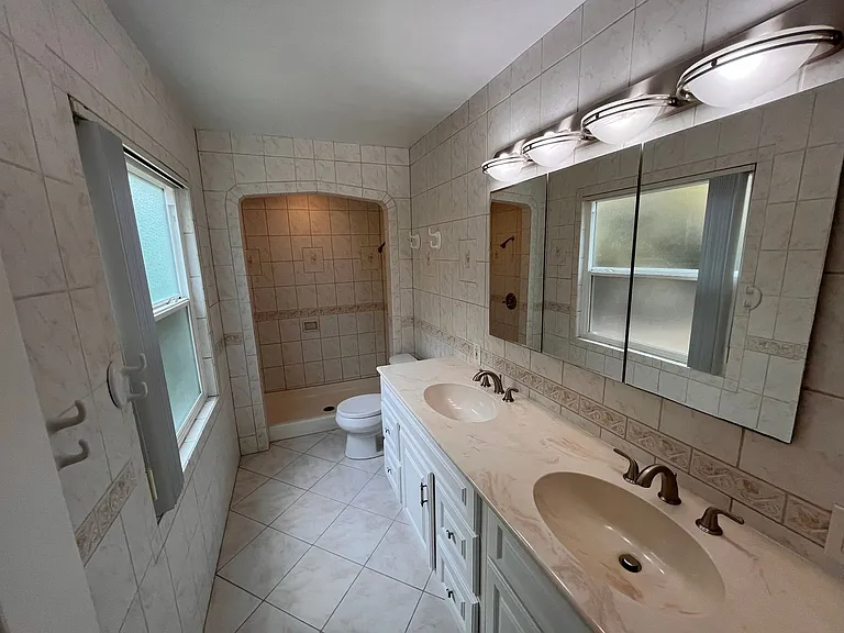 1560 Galveston St — Photo 39