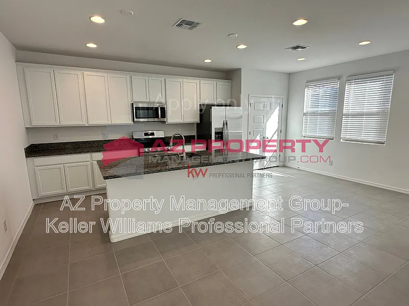 3 bed, 2.5 bath, 1793 sqft, $1,895 — Photo 1