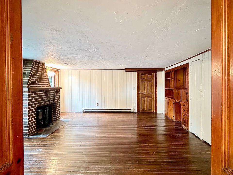 1st image of 133 Maple St APT C