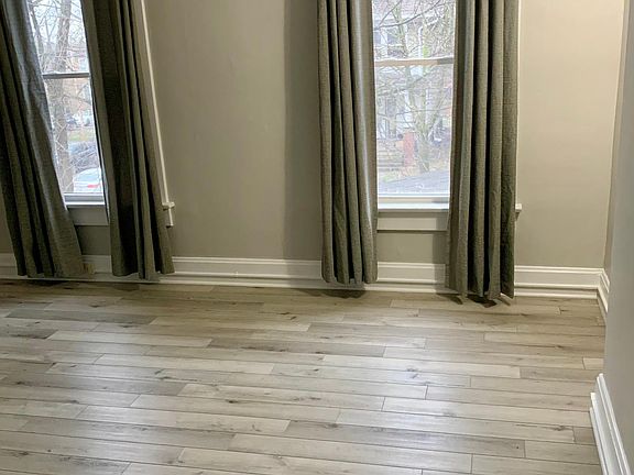 2nd image of 2282 Indianola Ave
