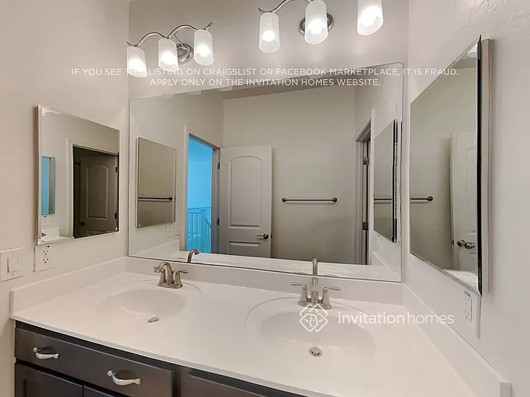 1056 S 200th Ln — Photo 17