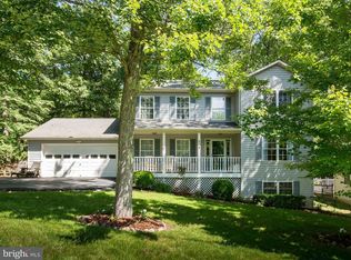 214 Laurel Dr, Cross Junction, VA 22625