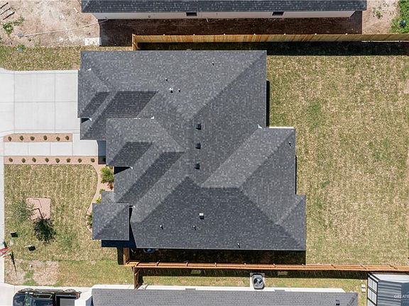 4th image of 541 Candela St