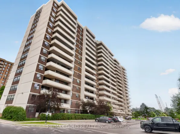 3 Lisa St #1109, Brampton, ON L6T 4A2