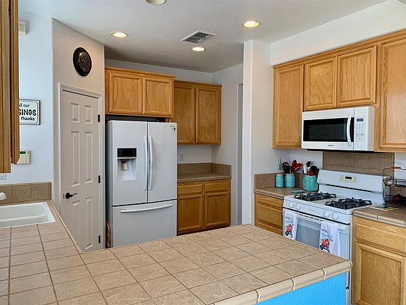 5th image of 2288 Burberry Way