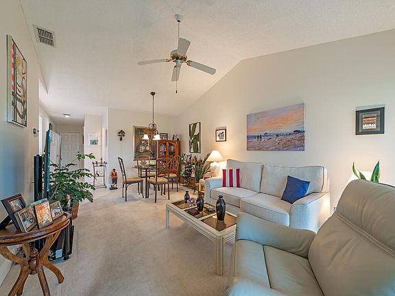 3rd image of 252 Deerwood Cir APT 7