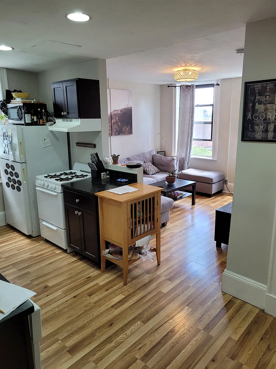 Building Photo - 220 Hanover St #17