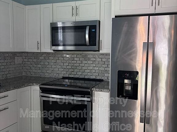 3rd image of 3715 Hilltop Ln