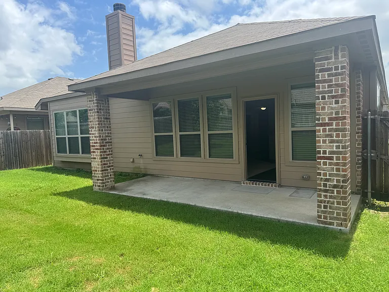 2100 McCallister Dr — Photo 40
