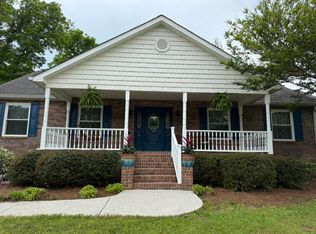 30 Meadowbrook Ln, Trenton, GA 30752