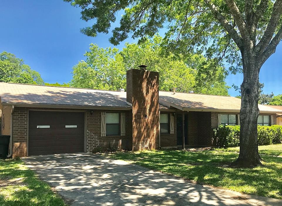1st image of 206 Broadmoor Dr
