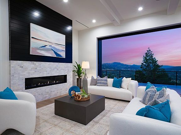 3rd image of 3670 Raycrest Court
