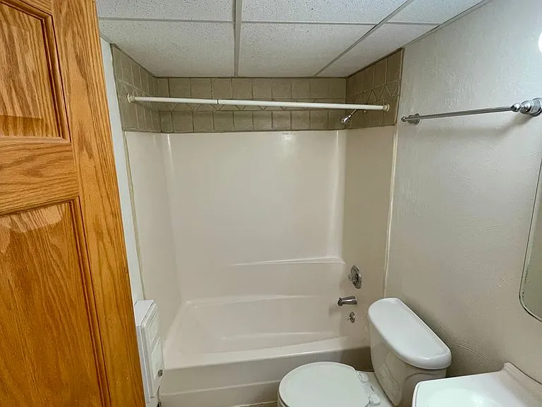 708 Torrey Ln — Photo 14