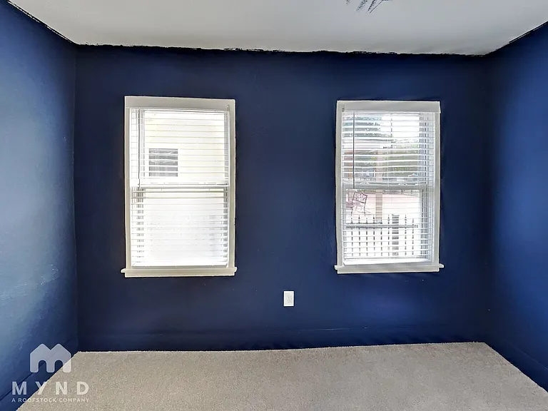 2302 S Polk St — Photo 14