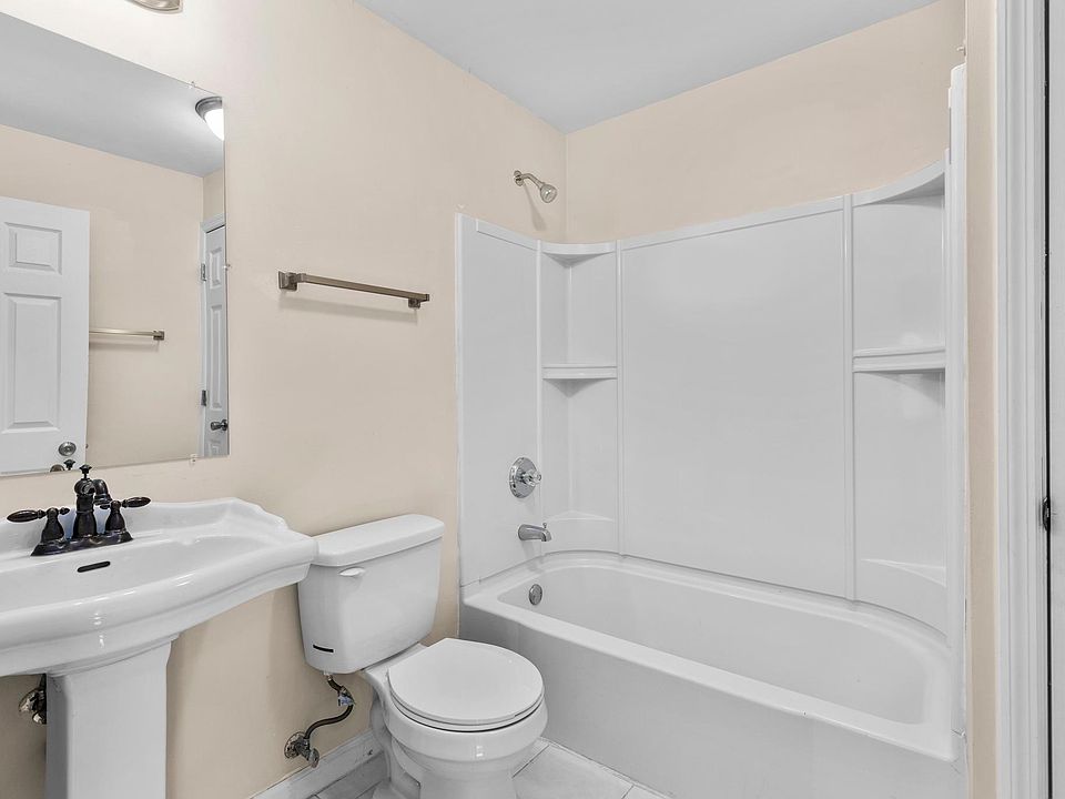 1st image of 6974 Bancroft Ave